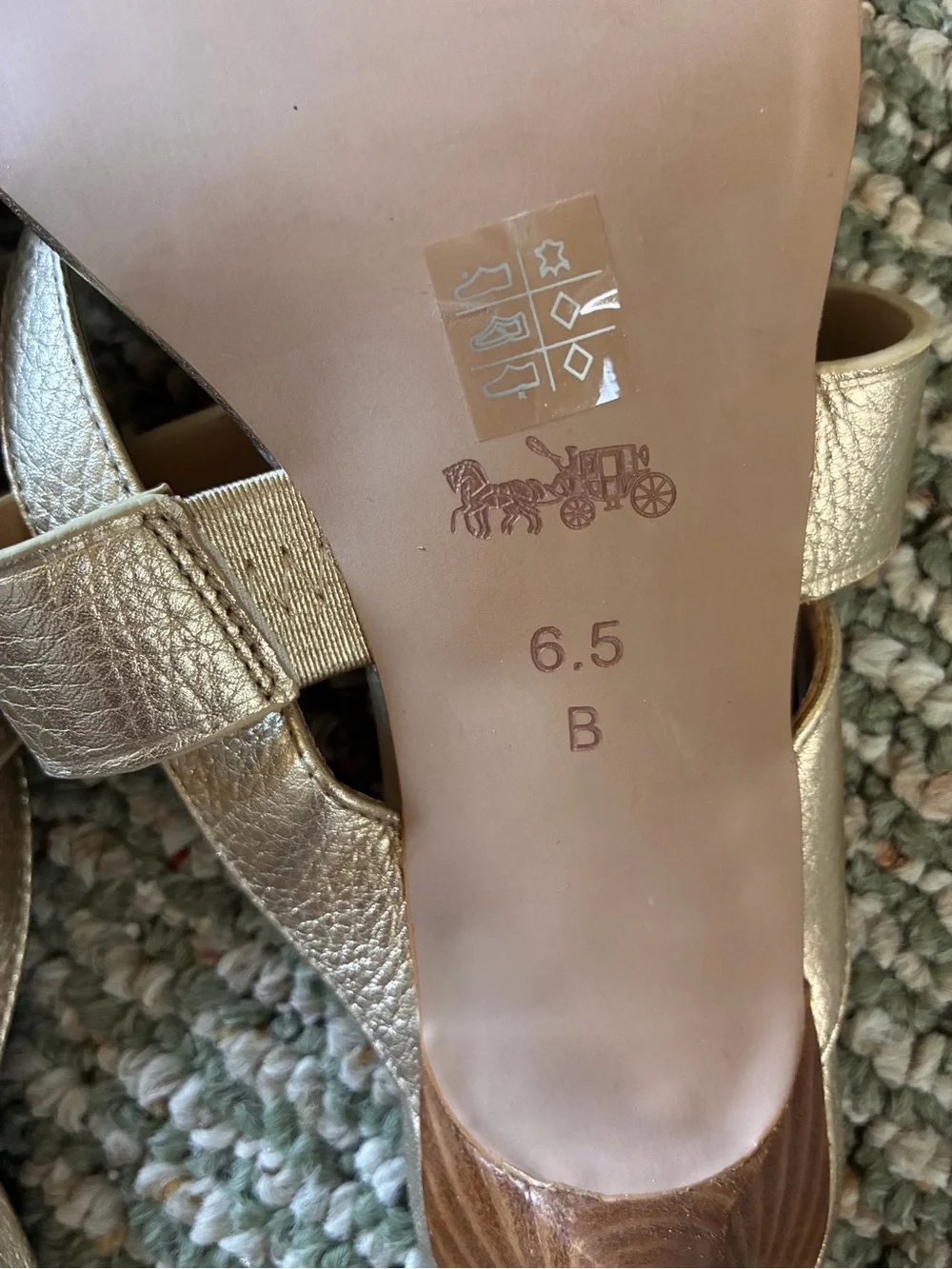 😎 Coach Olina Gold strappy kitten heels